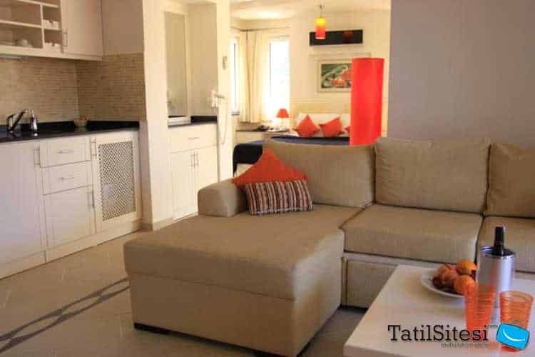 Nicholas Heights Deluxe Suite Hotel 