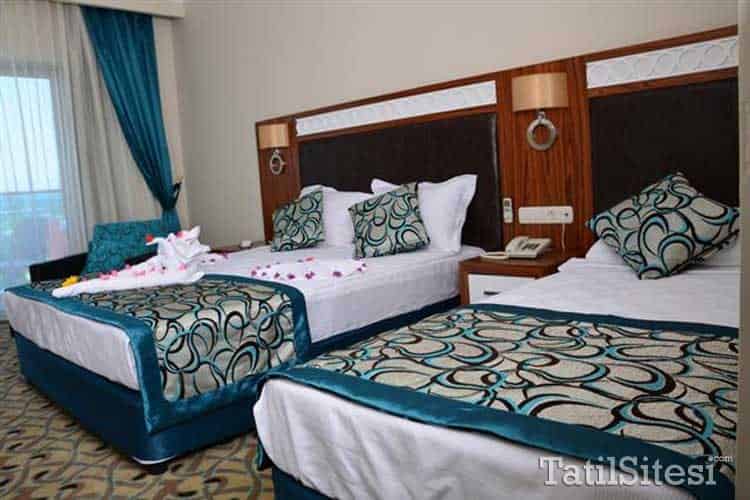 Club Side Coast Hotel