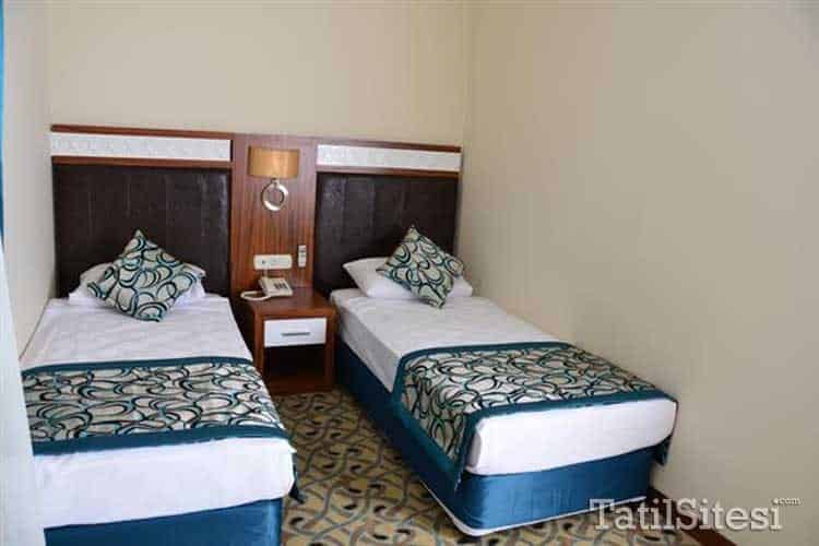 Club Side Coast Hotel