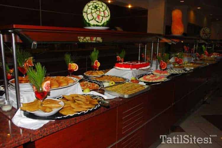 Club Side Coast Hotel