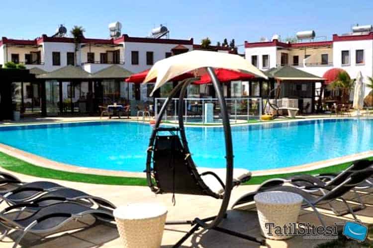 Club Cherry Hotel & Family Suites 