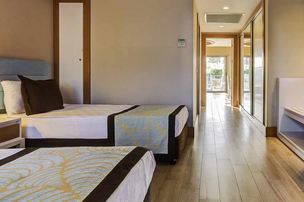 Tui Magic Life Jacaranda