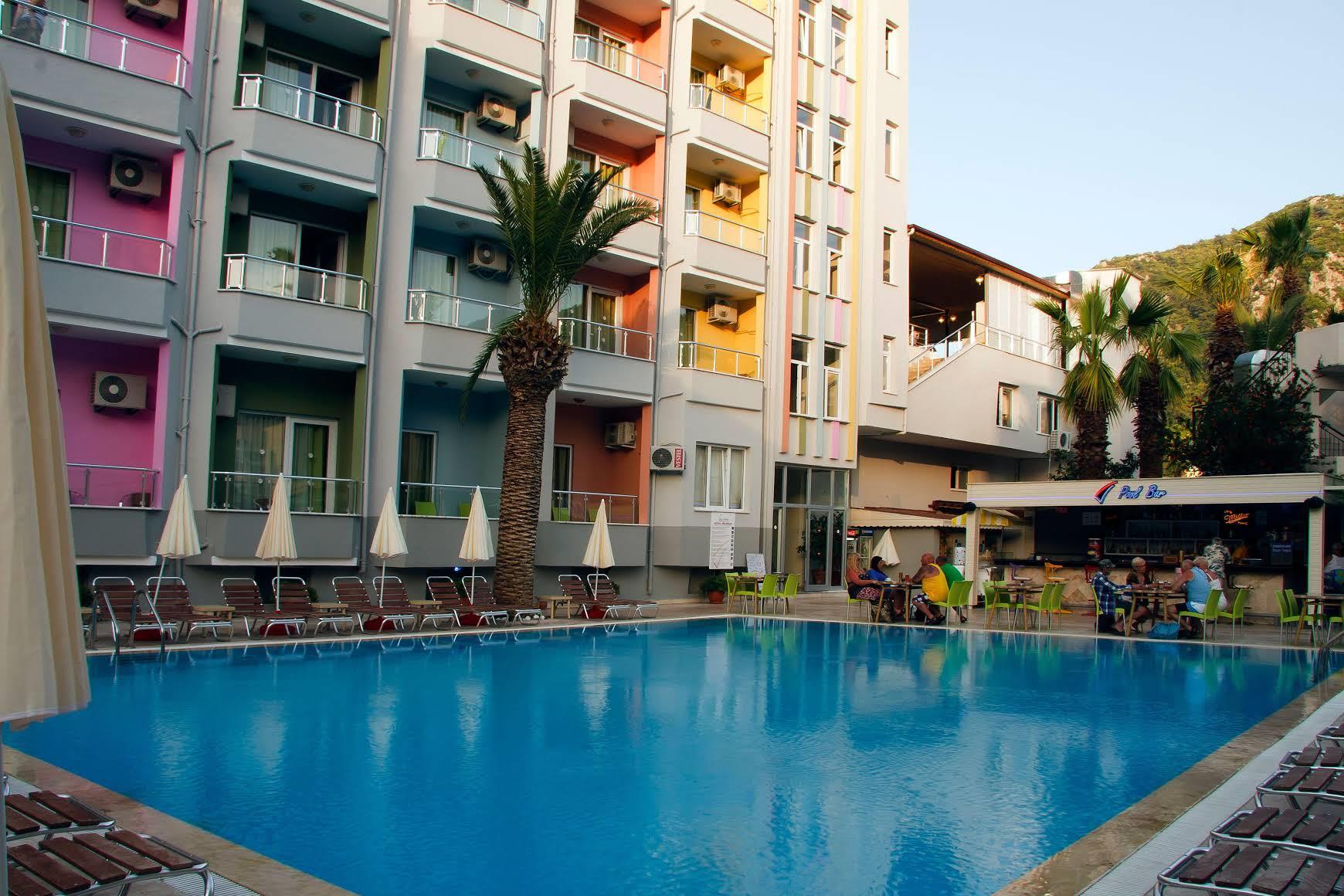 Vela Hotel İçmeler