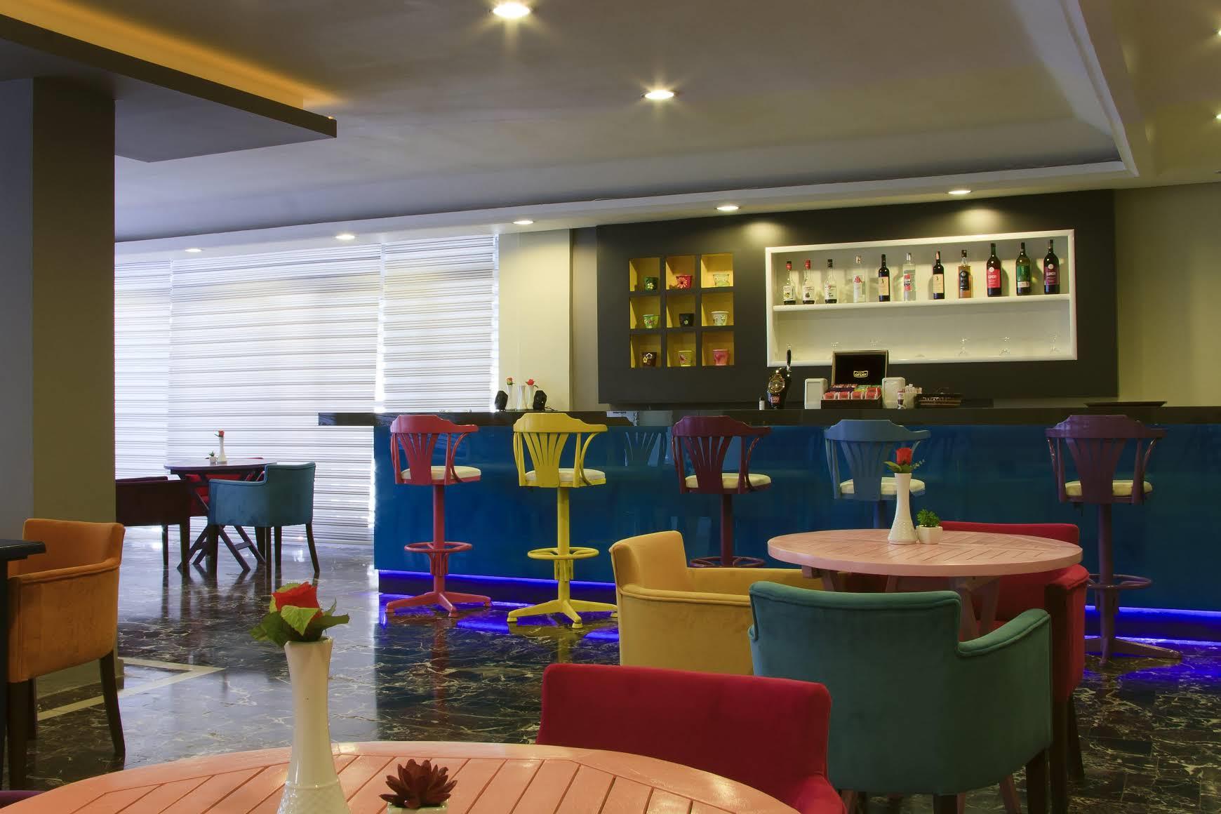 Vela Hotel İçmeler