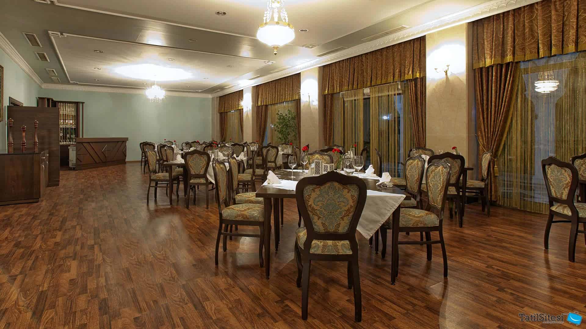 Venezia Palace Deluxe Resort Hotel