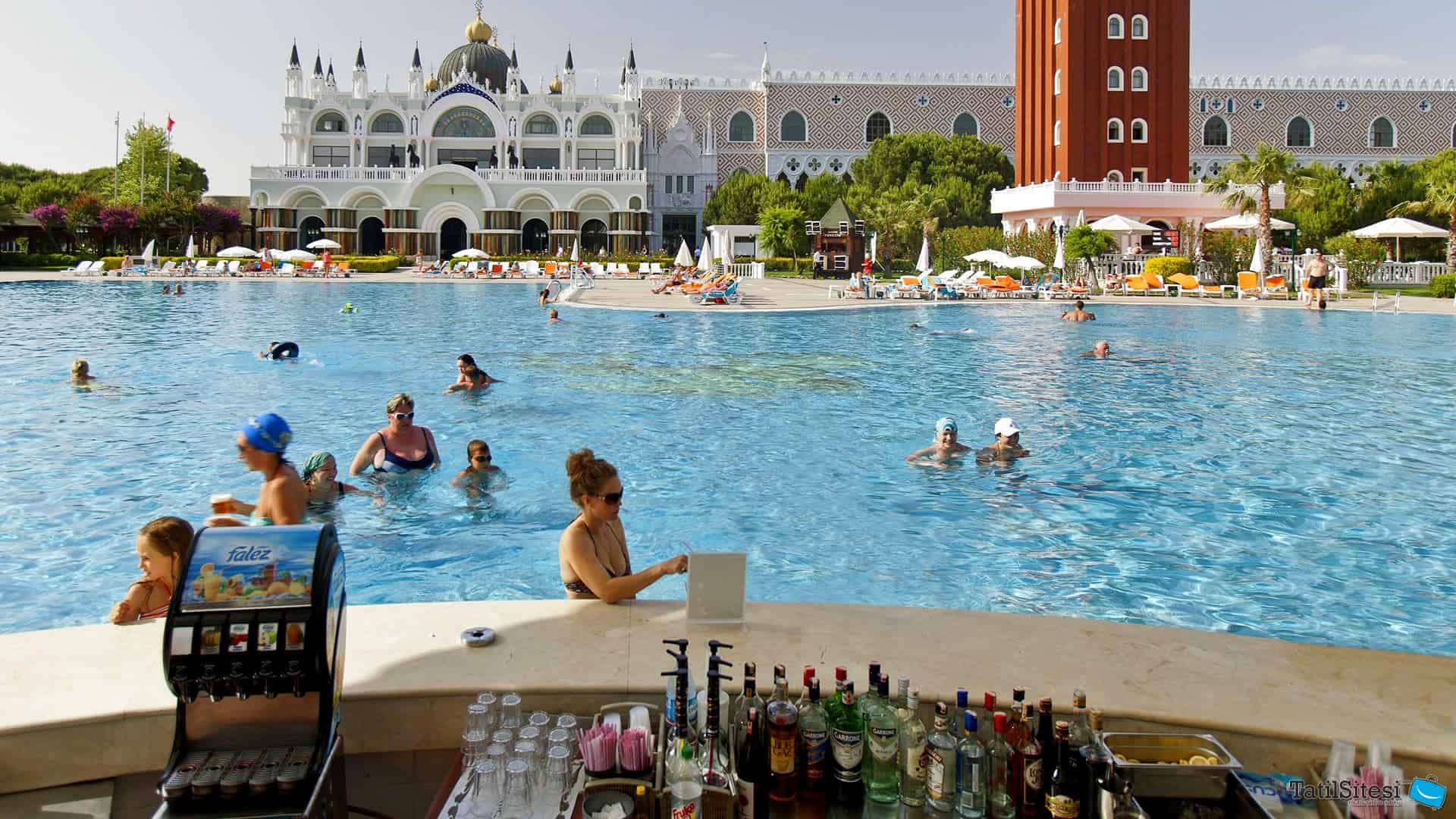 Venezia Palace Deluxe Resort Hotel