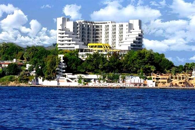 Blue Vista Hill Hotel