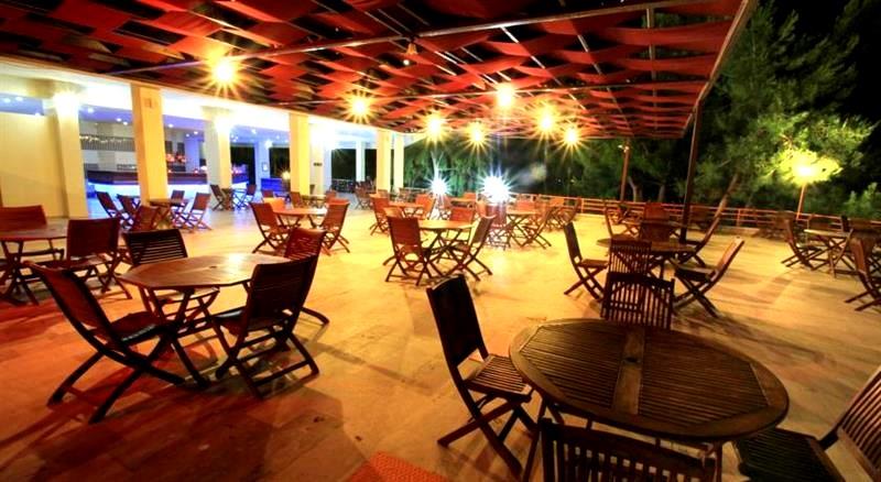 Blue Vista Hill Hotel