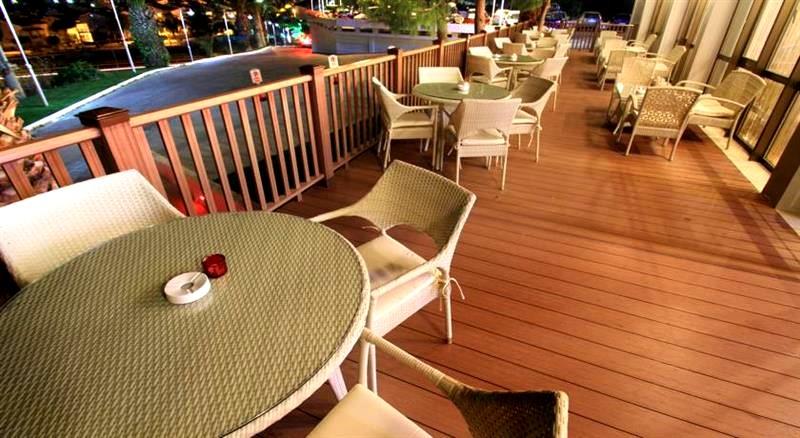 Blue Vista Hill Hotel